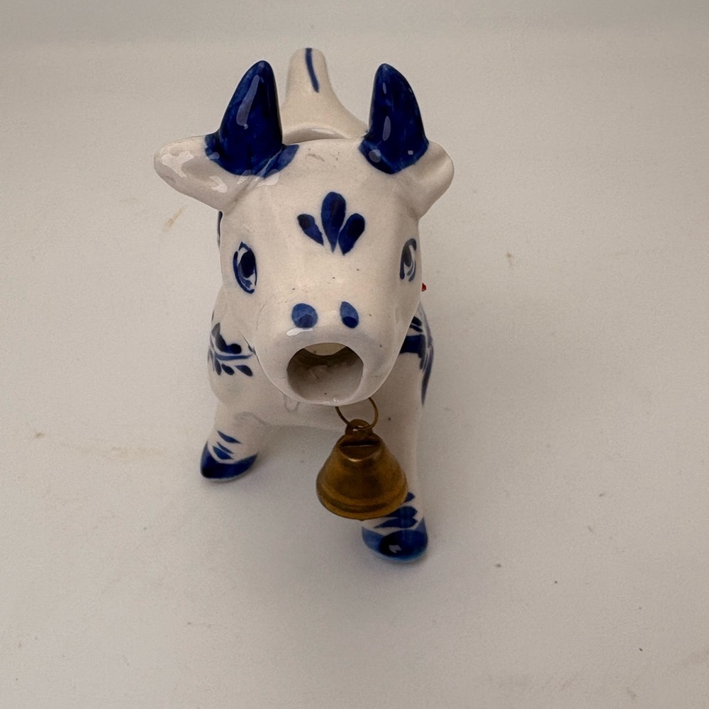 Charming Vintage Hand-painted  Delft Holland Blue and White Ceramic Cow Creamer - Picture 4 of 14